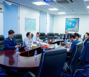 កិច្ចប្រជុំពិភាក្សាការងារជាមួយ ក្រុមហ៊ុន Fuji Electric Japan និងក្រុមហ៊ុន វិស្វកម្ម Everstar នៅ កំពង់ផែស្វយ័តក្រុងព្រះសីហនុ
