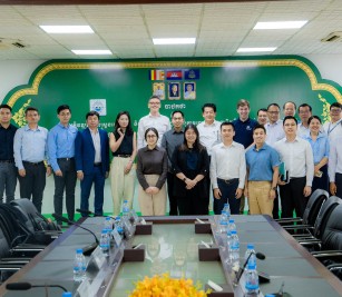 held a discussion meeting with Representatives of the Ministry of Economy and Finance, Representatives of the Council for Development of Cambodia