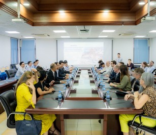 Welcomed a visit of 45 French company delegates in which some companies are operating business in Cambodia
