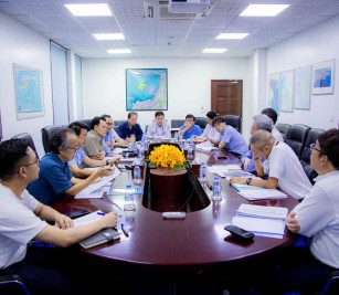 Discussed on the current trend of the increase of Container Throughput at PAS and the Management and Operation Strategy