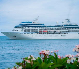 OCEANIA REGATTA cruise ship with nationality of MARSHALL ISLAND