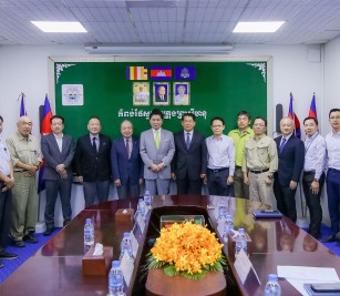 Warmly greeted a courtesy call of Toa Corporation, led by Mr. Tohro KOIKE, Vice President of Toa Corporation