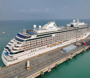 Seven Seas Explorer cruise ship with Marshall Island nationality, length of 223.70 meters, width of 31 meters, and depth of -7.20 meters, docked safely at PAS to visit Cambodia