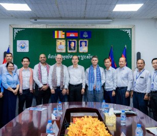 ដំណើរទស្សនកិច្ចសម្តែងការគួរសមរបស់ ក្រុមហ៊ុន Hapag Lloyd (Cambodia) Co., Ltd. មកកាន់ កំពង់ផែស្វយ័តក្រុងព្រះសីហនុ
