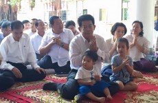 កំពង់ផែស្វយ័តក្រុងព្រះសីហនុ បានរៀបចំពិធីសូត្រមន្តឆ្លងឆ្នាំ ដើម្បីទទួលសិរីសួស្ដី ជ័យមង្គល វិបុលសុខ មហាប្រសើរ ក្នុងឱកាសពិធីបុណ្យចូលឆ្នាំប្រពៃណីជាតិខ្មែរ