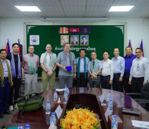 ទទួលស្វាគមន៍ ដំណើរទស្សនកិច្ច គណៈប្រតិភូដឹកនាំដោយ ឯកឧត្តមឧត្តមសេនីយ៍ Jim Jones ក្នុងគោលបំណងសិក្សា និងស្វែងយល់ពីការអភិវឌ្ឍវិស័យកំពង់ផែ