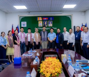 Held a discussion meeting with Zhejiang Seaport Logistics Group Co., Ltd