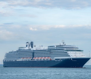 Welcome the return to Cambodia by the Giant Cruise Ship MS Westerdam, is carrying of approximately 2,000 tourists to the Kingdom of Cambodia
