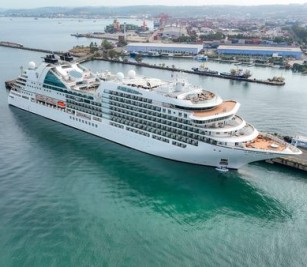 SEABOURN ENCORE cruise ship with BAHAMAS nationality, length of 210.5 meters, width of 28 meters, and depth of -6 meters

