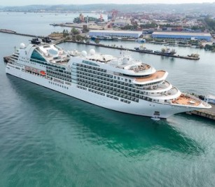 SEABOURN ENCORE cruise ship with BAHAMAS nationality, length of 210.5 meters, width of 28 meters, and depth of -6 meters