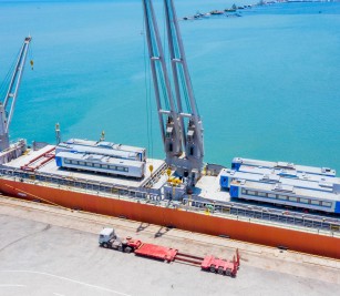 Sihanoukville Autonomous Port (PAS) discharged 11 units of DMU locomotives (Diesel Multiple Units)