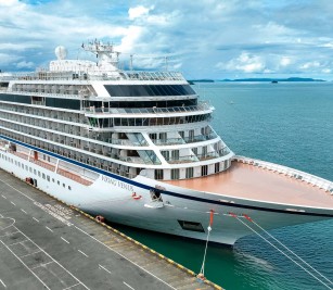 VIKING VENUS cruise ship with nationality of NORWAY