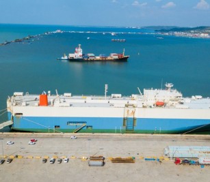 Toyota (Cambodia) Co. Ltd had imported the large number of brand new cars with 258 units through the international gate of Sihanouk ville Port