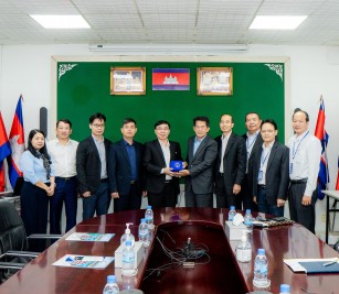 Welcomed a courtesy visit of His Excellency Lai Xuan Chien, the  Consul General of the Vietnam in Preah Sihanouk Province to learn about PAS`s current situation of operation and development