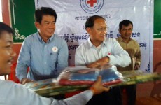 ការអញ្ជើញចុះនាំយកអំណោយនិងថវិការចែកជូនដល់ប្រជាពលរដ្ឋរងគ្រោះក្នុងហេតុការណ៍គ្រោះធម្មជាតិ
