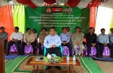 ឯកឧត្តម លូ គឹមឈន់ បានចូលរួមក្នុងពិធីសំណេះសំណាលជាមួយប្រជាពលរដ្ឋ នៅស្រុកស្រីសន្ធរ ខេត្តកំពង់ចាម