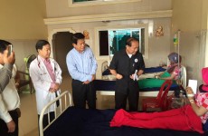 ឯកឧត្តម យន្ត មីន និង ឯកឧត្តម លូ គឹមឈន់ បានចុះសួរសុខទុក្ខបងប្អូនកម្មកររោងចក្រដែលជួបគ្រោះថ្នាក់ចរាចរណ៍