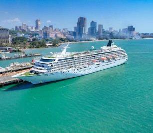 នាវាទេសចរណ៍ ឈ្មោះ CRYSTAL SYMPHONY សញ្ជាតិ Bahamas ដែលមានប្រវែងបណ្តោយ ២៣៨,០១ ម៉ែត្រ និងប្រវែងទទឹង ៣០,២០ ម៉ែត្រ បានចូលចតនៅ កសស ដោយសុវត្ថិភាព
