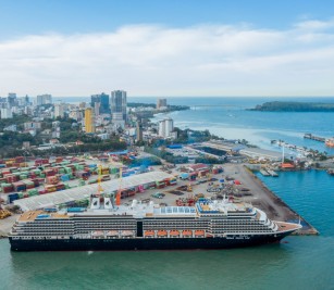 នាវាទេសចរណ៍ឈ្មោះ WESTERDAM សញ្ជាតិ HOLLAND
