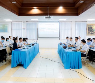 កិច្ចប្រជុំផ្សព្វផ្សាយអំពីការងារដឹកជញ្ជូន និងការប្រើប្រាស់ផ្លូវល្បឿនលឿន ក្រោមអធិបតីភាពដ៏ខ្ពង់ខ្ពស់ ឯកឧត្តម លូ គឹមឈន់ ប្រតិភូរាជរដ្ឋាភិបាល ទទួលបន្ទុកជាប្រធានអគ្គនាយក