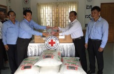 ក្រុមហ៊ុននាវា Maersk (Cambodia) Ltd បានឧបត្ថមអង្ករចំនួន ៥០០ គីឡូក្រាម និងក្រមាចំនួន ១០០
