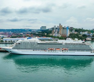 នាវាទេសចរណ៍ ឈ្មោះ VIKING ORION សញ្ជាតិ NORWAY ដែលមានប្រវែងបណ្តោយ ២២៨,៣០ ម៉ែត្រ ប្រវែងទទឹង ២៨,៨០ ម៉ែត្រ ជម្រៅ ៦,៦៥ ម៉ែត្រ បានចូលចតនៅ កសស ដោយសុវត្ថិភាព