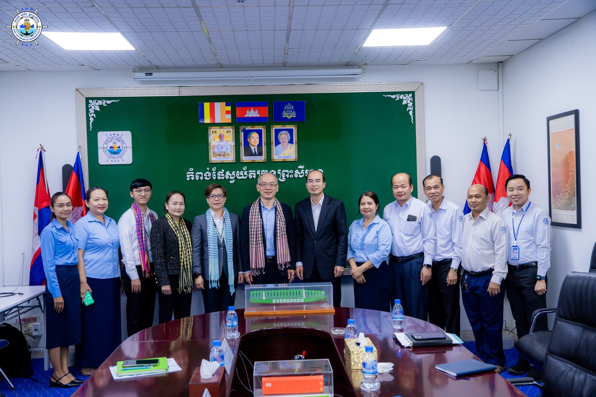 A courtesy visit of and held a discussion meeting with Mr. Stephen Pan, Managing Director of Evergreen Shipping Services (Cambodia) Co., Ltd
