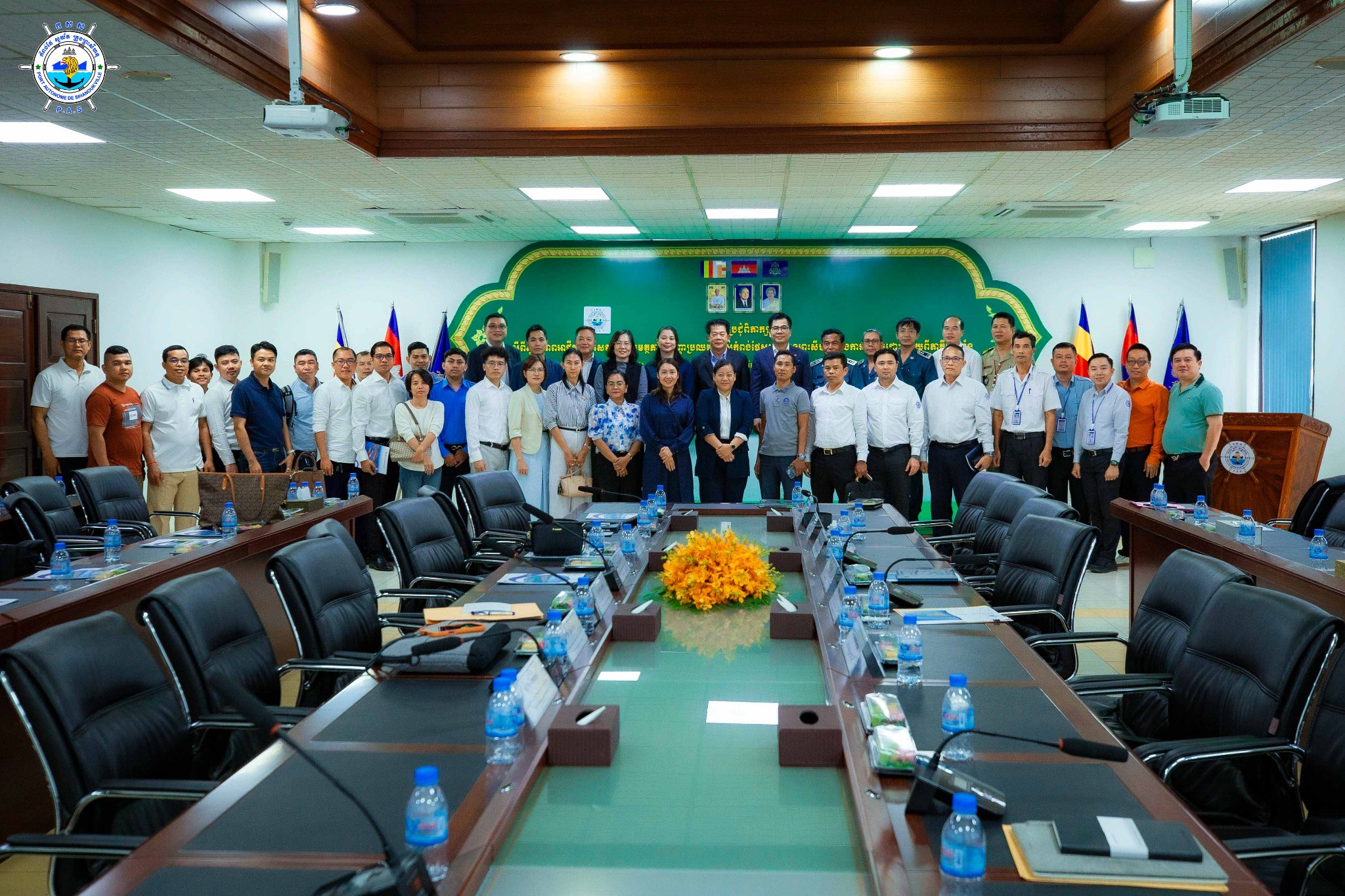 Held a discussion meeting with Delegations of Cambodia Logistics Association (CLA), Cambodia Chamber of Commerce (CCC)
