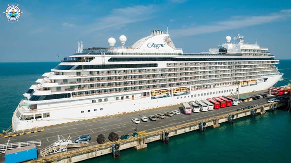 នាវាទេសចរណ៍ឈ្មោះ SEVEN SEAS EXPLORER សញ្ជាតិ MARSHALL ISLAND
